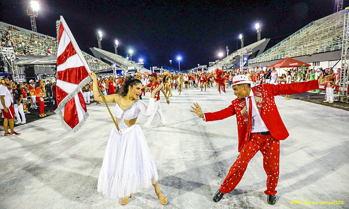 Celebração pelo retorno do Carnaval dá a tônica