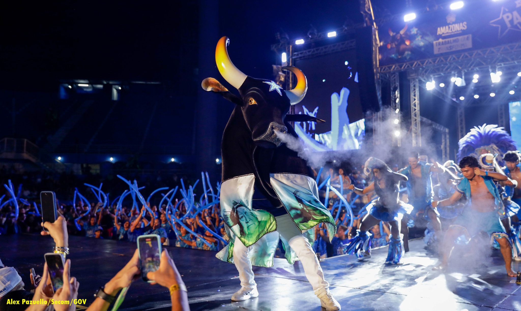 Governo anuncia início do projeto de ampliação do bumbódromo no lançamento 58º. Festival Folclórico de Parintins