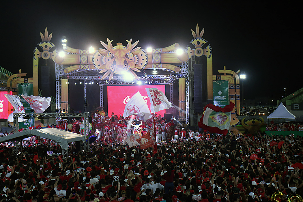 Sambódromo de Manaus recebeu mais de 40 mil torcedores que foram festejar a conquista do título após três anos de derrotas
