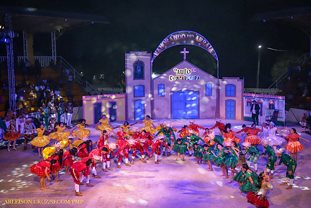 Leia mais sobre o artigo Pássaros e quadrilhas encantam na abertura do 20º Festival do Mocambo do Arari