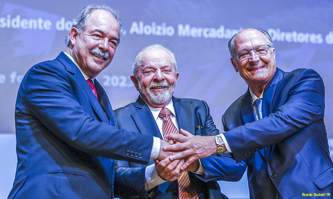 Mercadante toma posse no BNDES