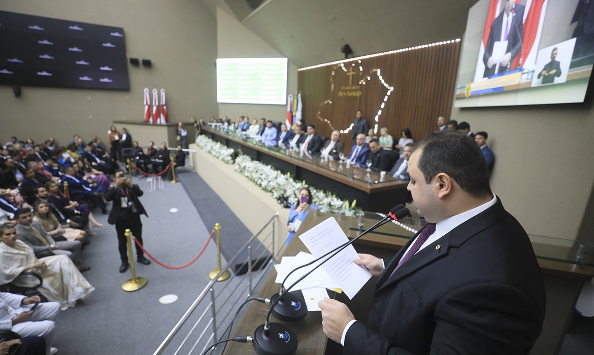 Roberto Cidade é aclamado para à presidência