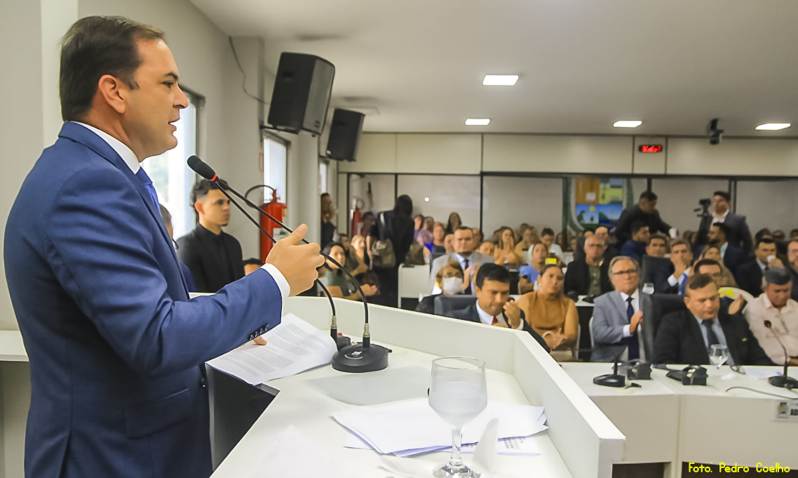 Leitura da mensagem anual do prefeito Mateus Assayag na Câmara Municipal de Parintins